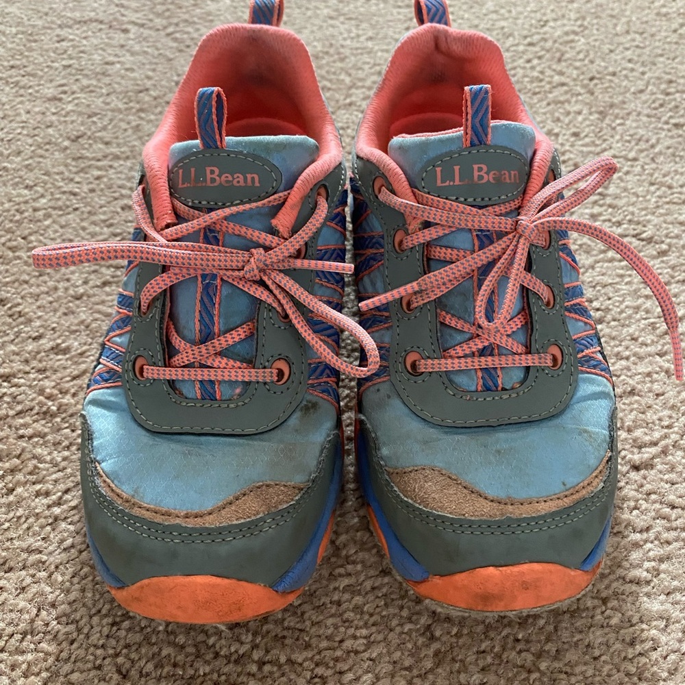 L.L. Bean girl’s sneakers